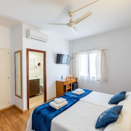 Hostal Doris - Adults Only Colonia de Sant Jordi Bagian luar foto