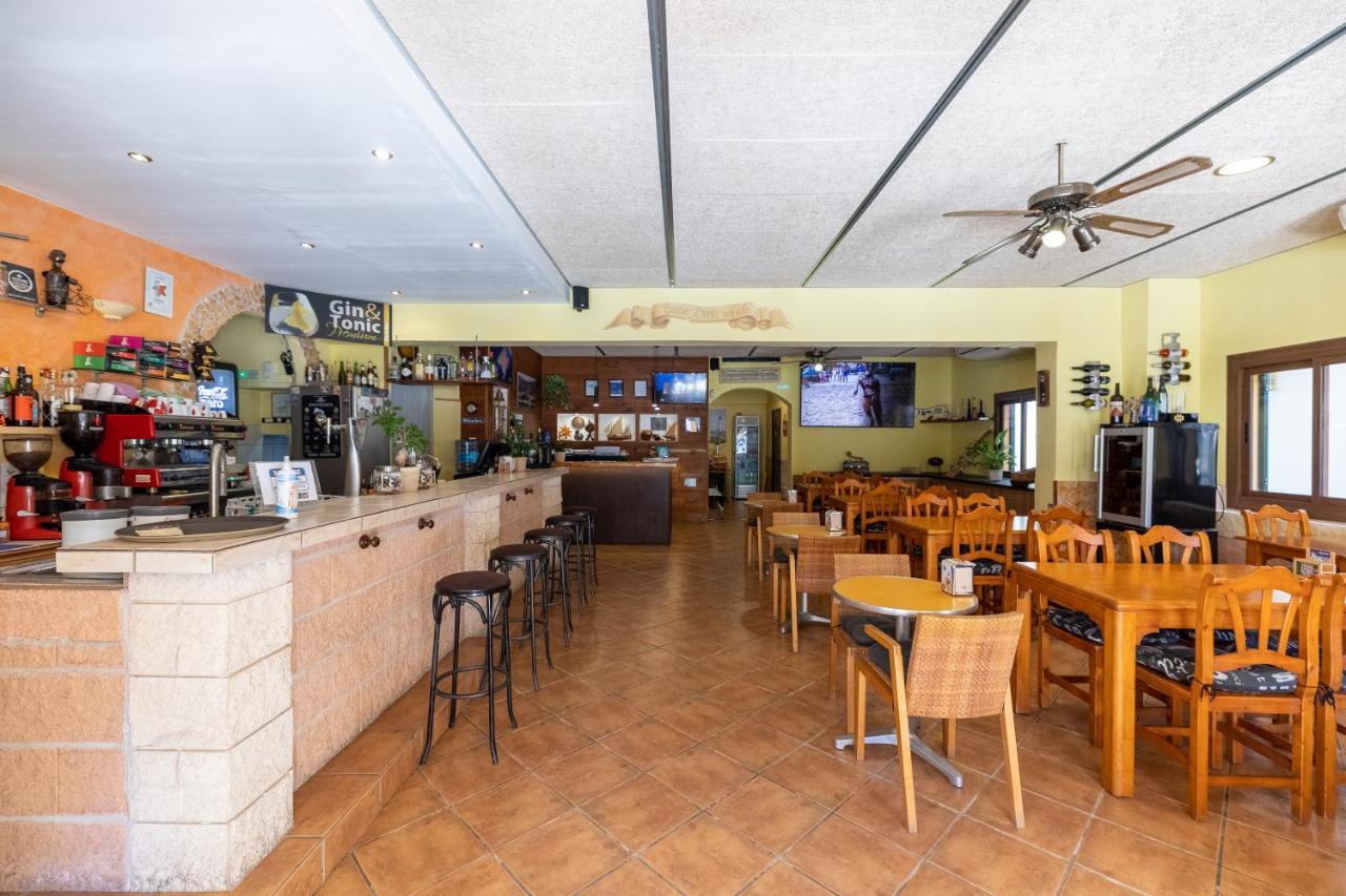 Hostal Doris - Adults Only Colonia de Sant Jordi Bagian luar foto