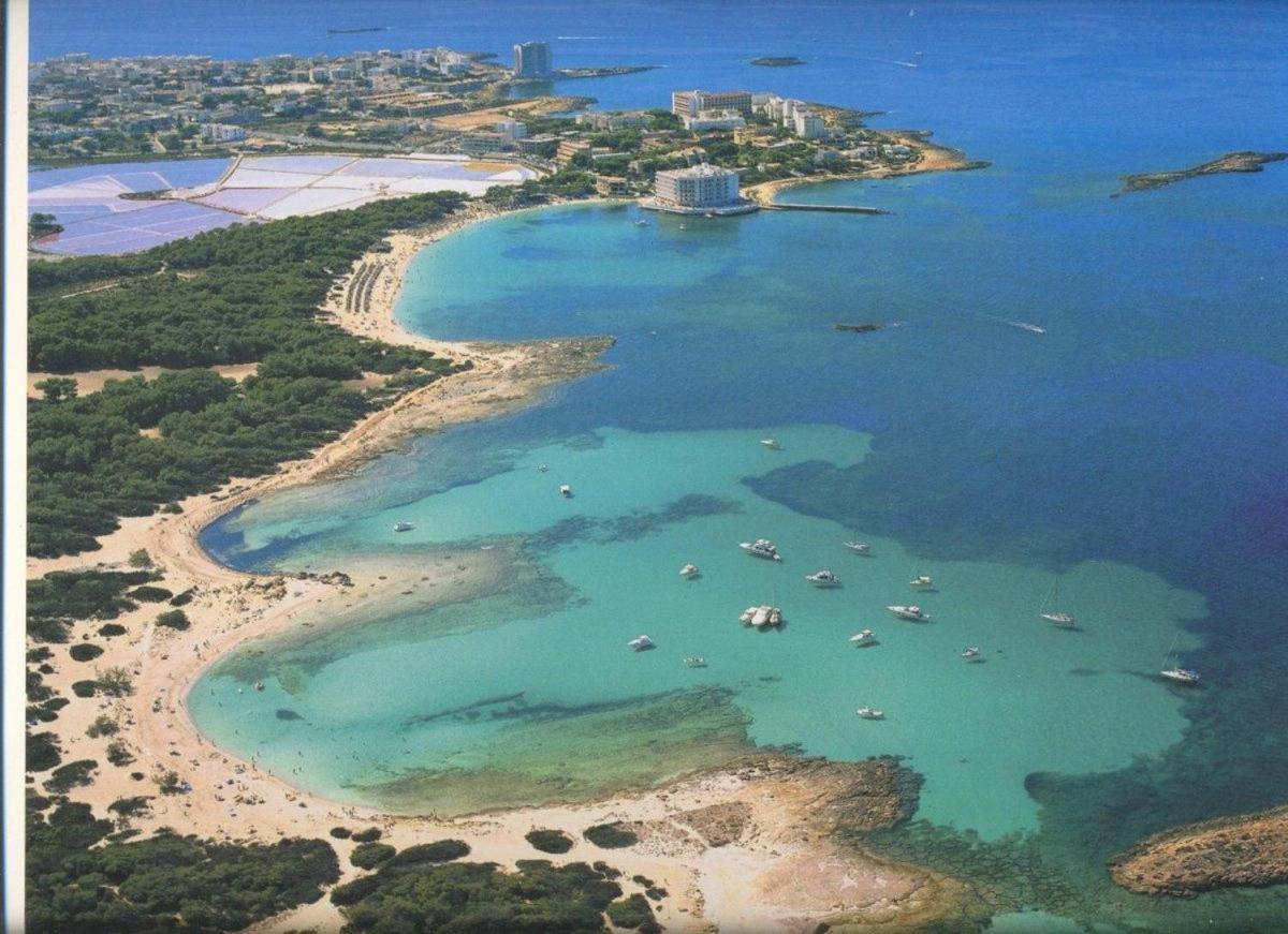 Hostal Doris - Adults Only Colonia de Sant Jordi Bagian luar foto