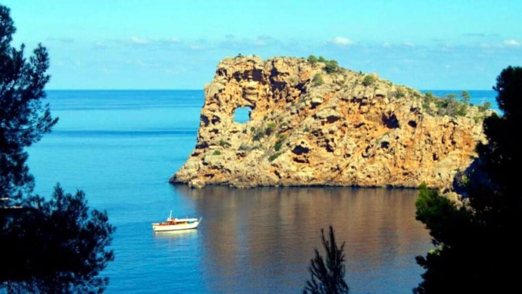 Hostal Doris - Adults Only Colonia de Sant Jordi Bagian luar foto