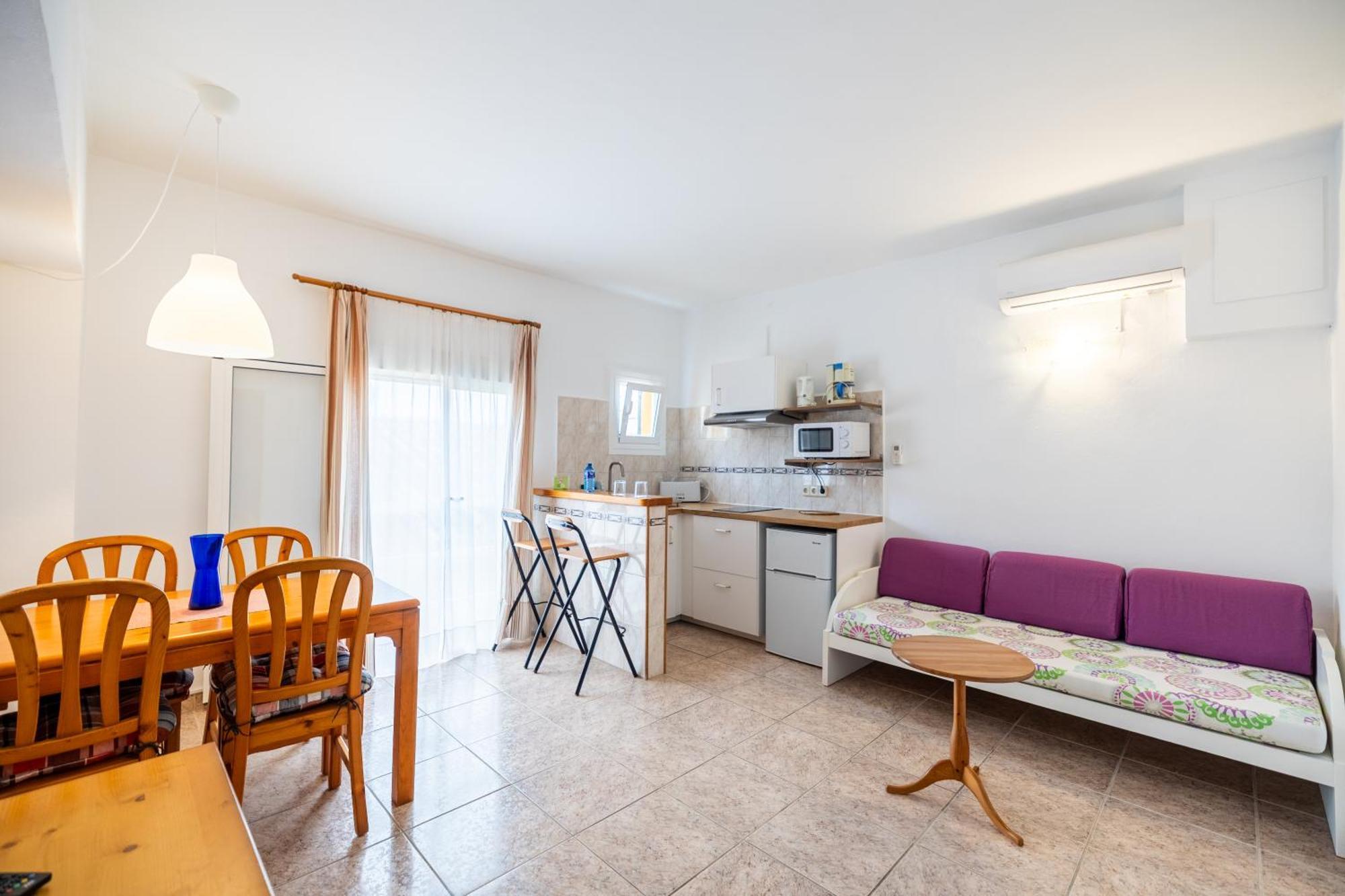 Hostal Doris - Adults Only Colonia de Sant Jordi Ruang foto