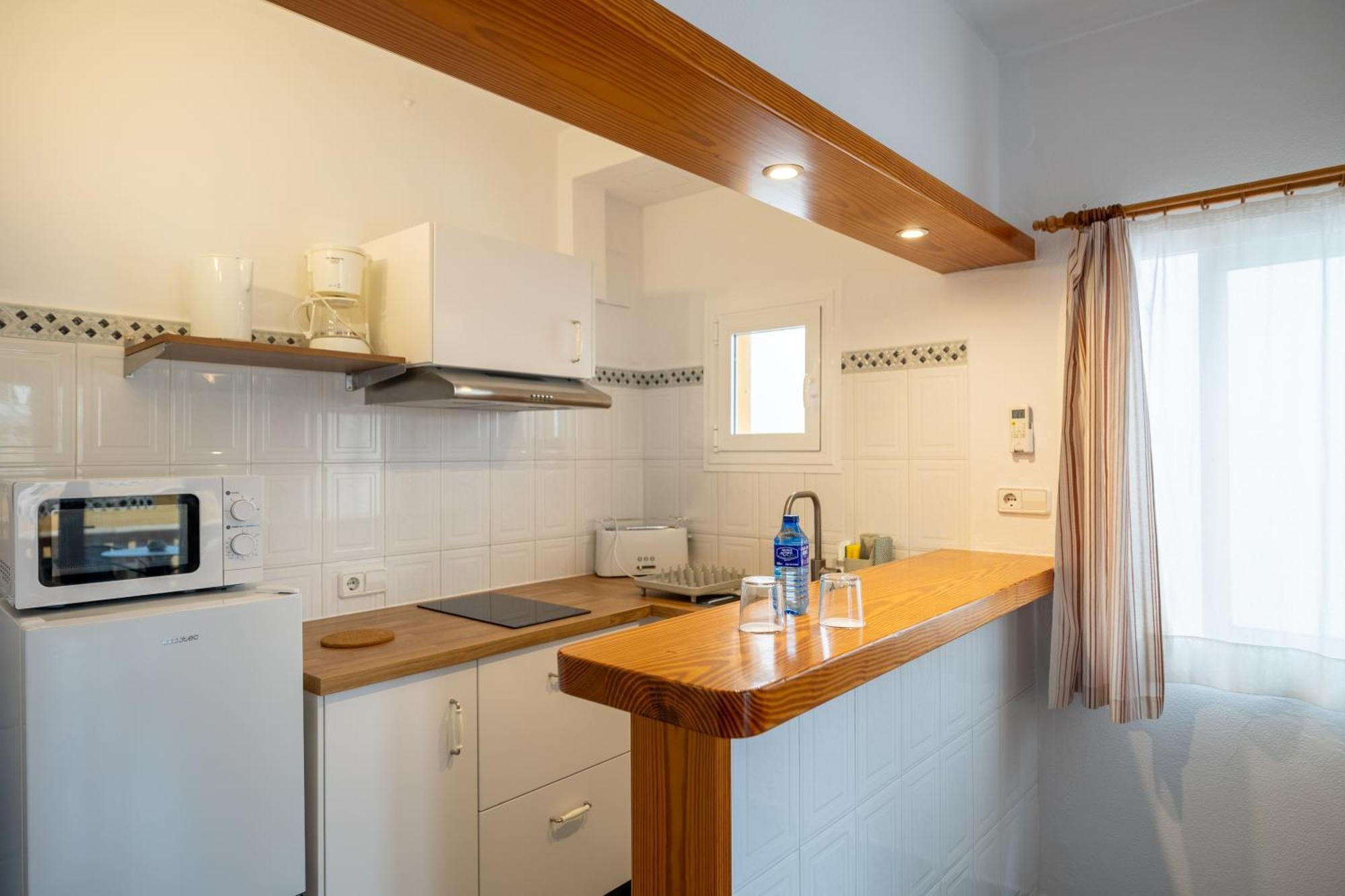 Hostal Doris - Adults Only Colonia de Sant Jordi Ruang foto