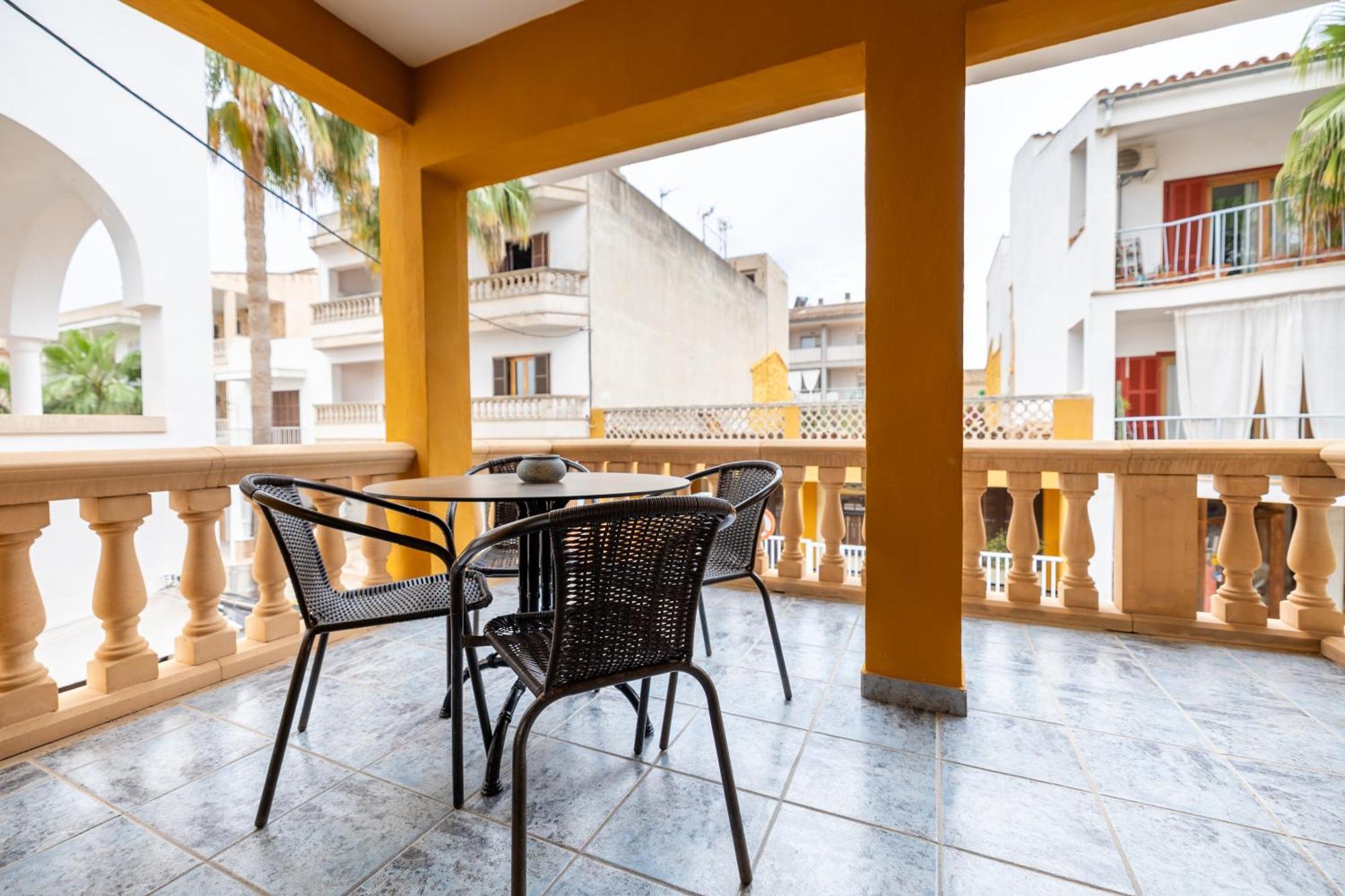 Hostal Doris - Adults Only Colonia de Sant Jordi Ruang foto