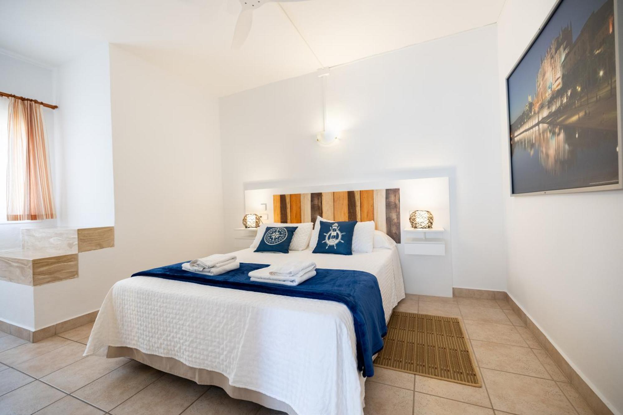 Hostal Doris - Adults Only Colonia de Sant Jordi Bagian luar foto