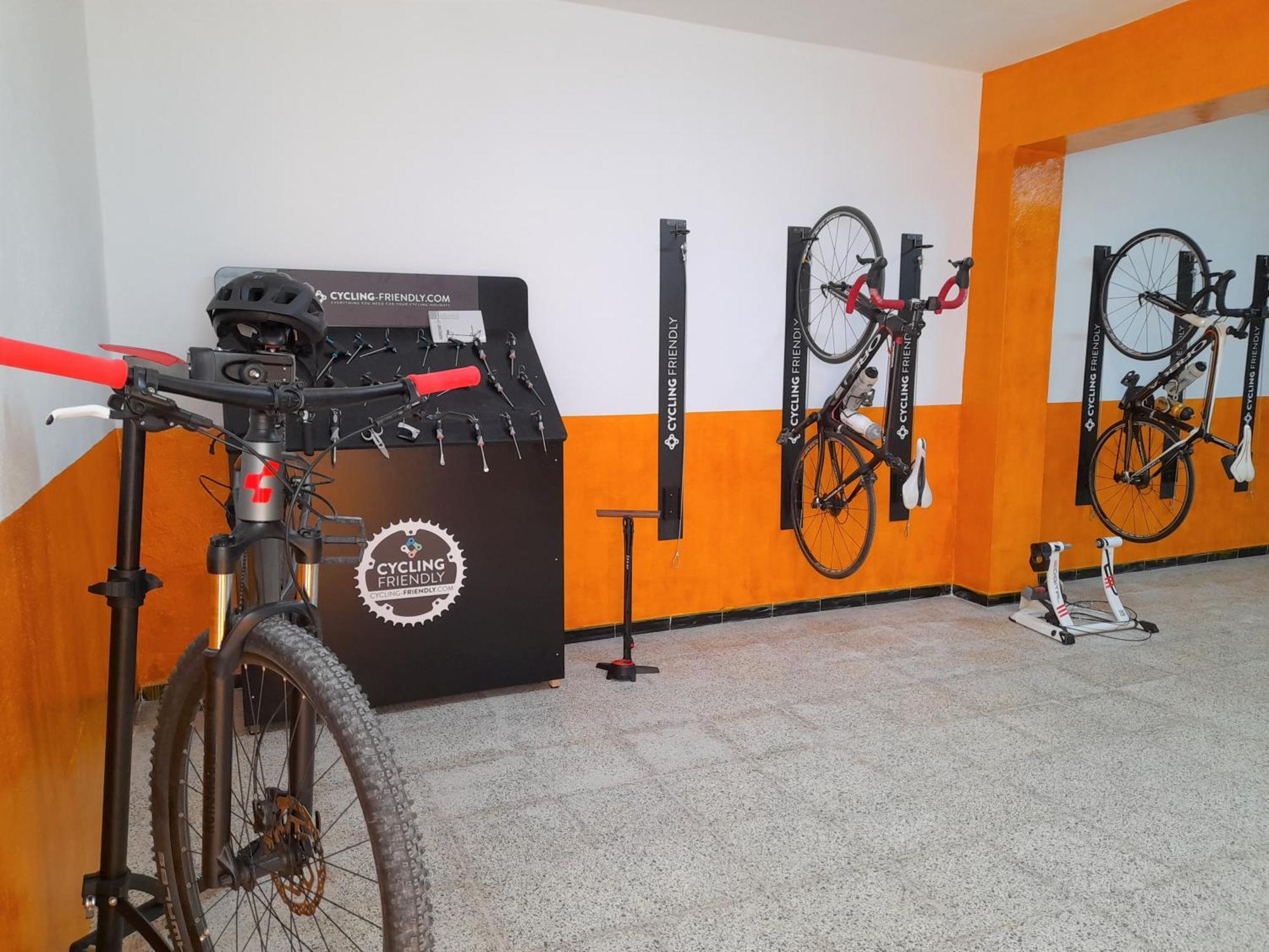 Hostal Doris - Adults Only Colonia de Sant Jordi Bagian luar foto