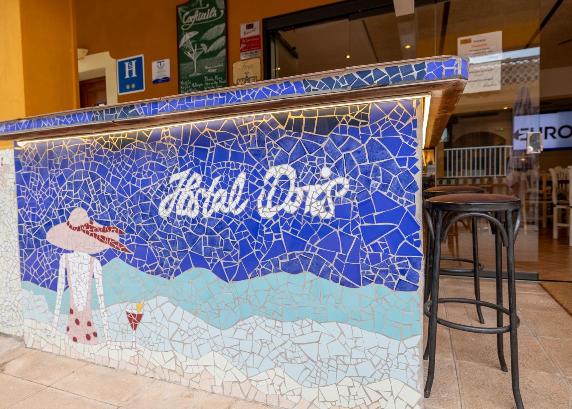 Hostal Doris - Adults Only Colonia de Sant Jordi Bagian luar foto