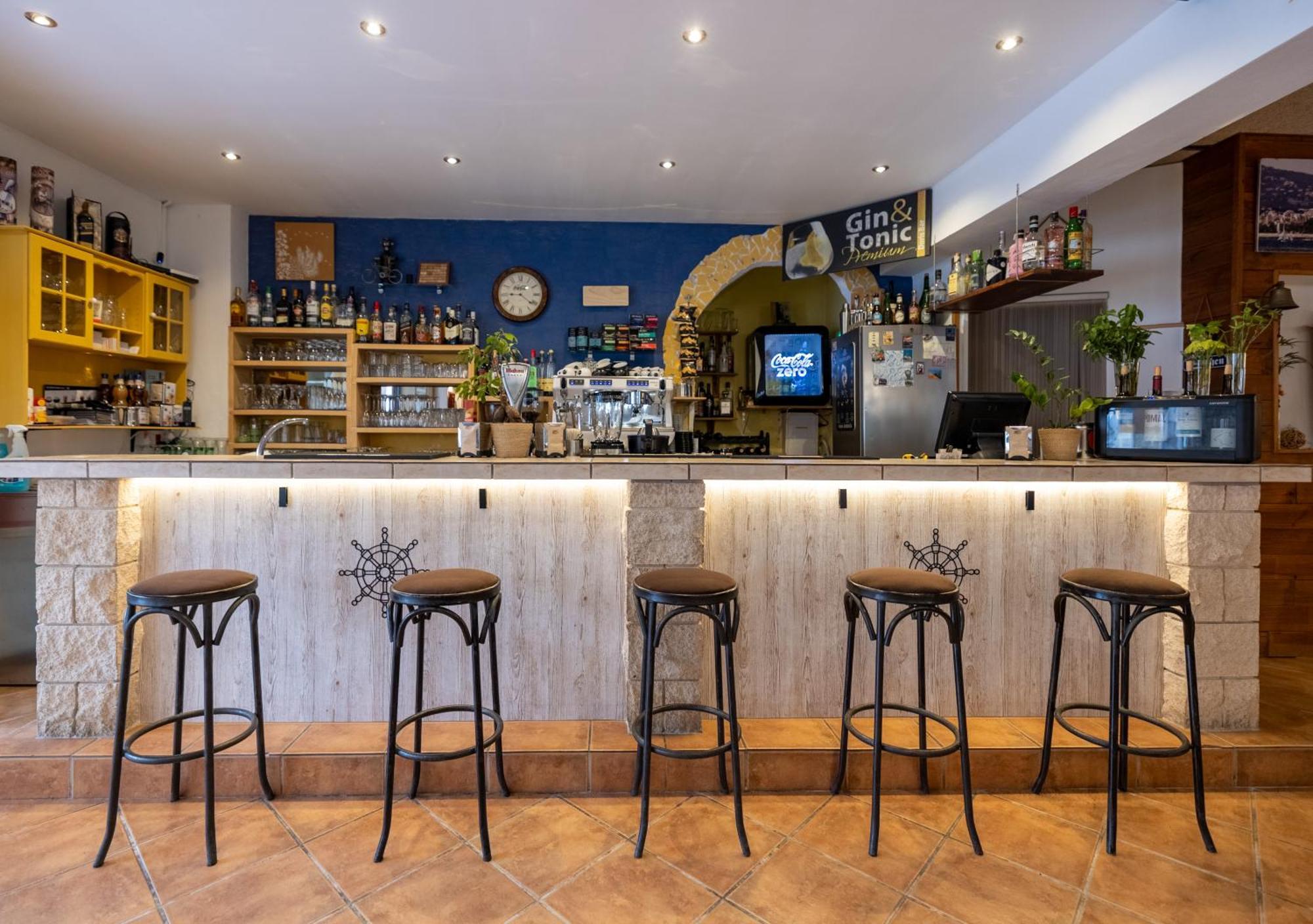 Hostal Doris - Adults Only Colonia de Sant Jordi Bagian luar foto